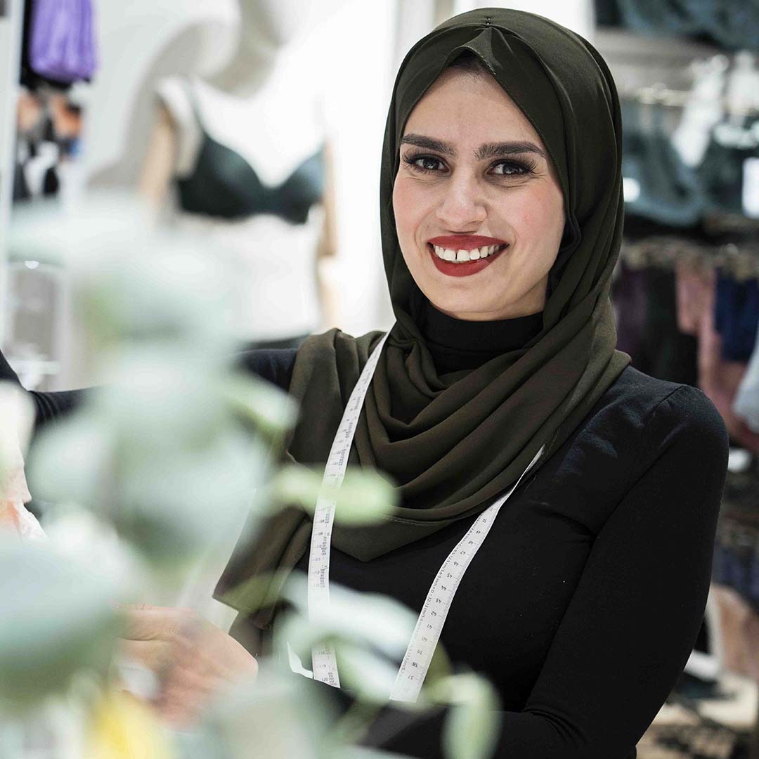 Kunde har købt lingeri fra Change på Nørrebro og bliver ekspederet. 